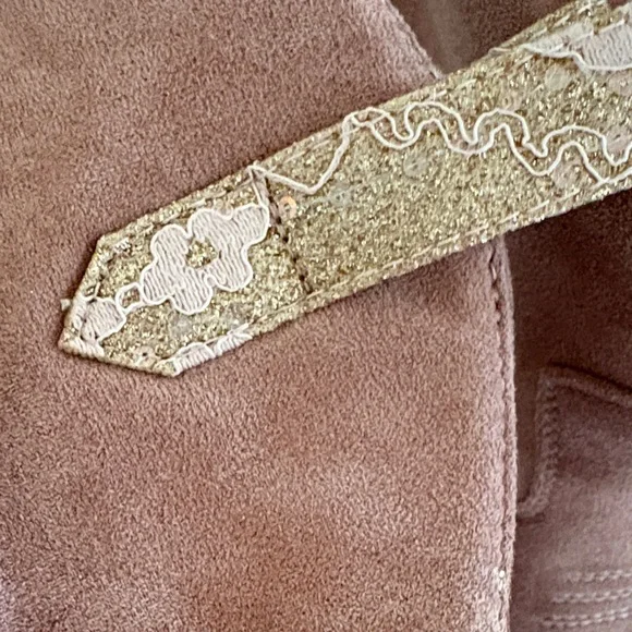 Chic Suede Ankle Boots in Dusty Pink - Picture 2 of 8